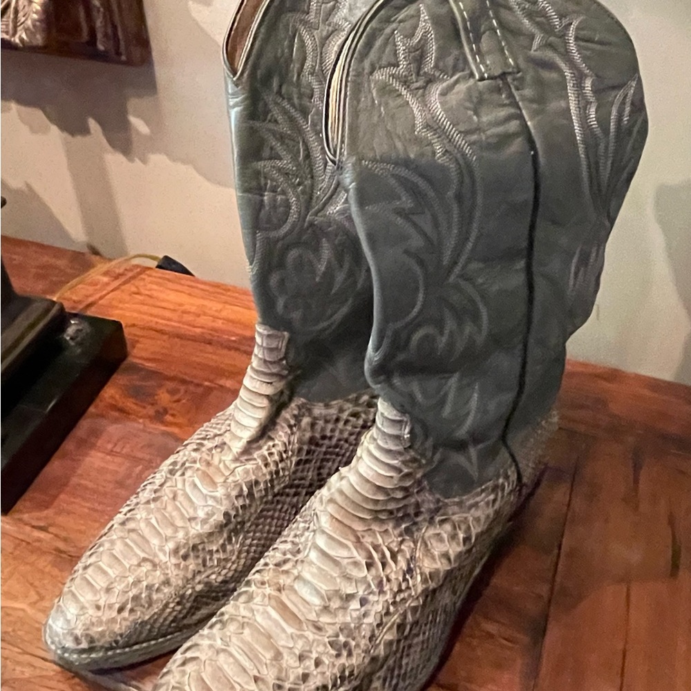 Dan Post Gray Snakeskin Cowboy Western Boots with Intricate Stitching